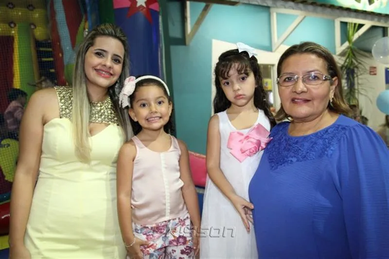Ana, Ester, Ana Letícia e Celma Lavor