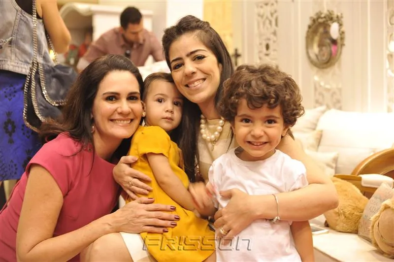 Conceição Garcez e Lívia, Sofia e Enzo Romcy