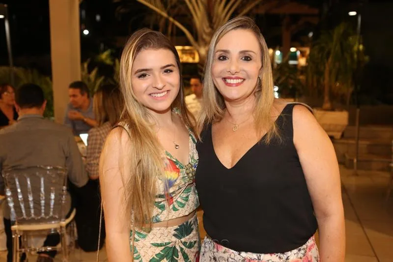 Ana Leticia e Adriana Romcy