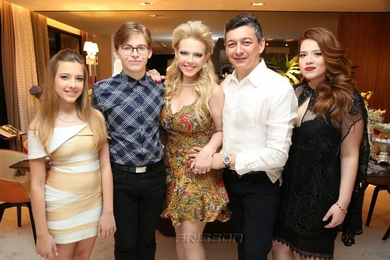 Analiz, Thiago, Branca, Racine e Anik Mourão