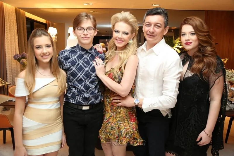 Analiz, Thiago, Branca, Racine e Anik Mourão