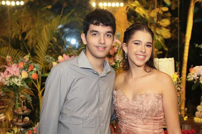 Daniel Carvalho e Valentina Viana Xerez