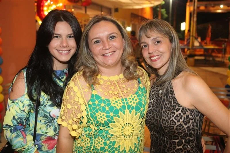 Ana, Luciane Medeiros e Andrea Telles