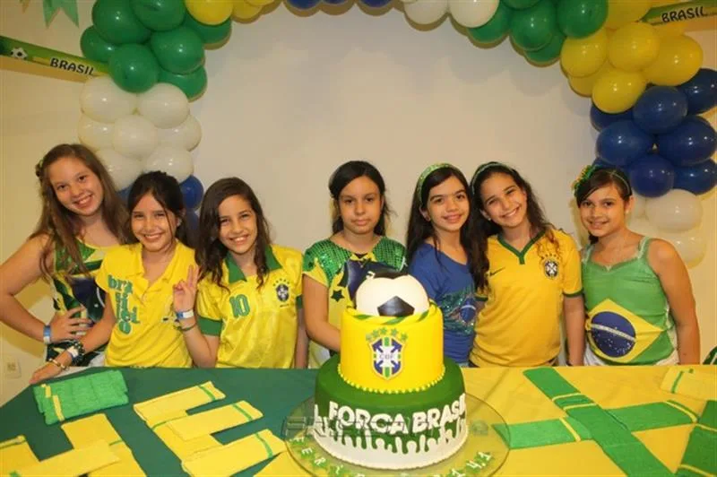 Cecilia Martins, Eduarda Luncaite, Beatriz Telles, Lia Macedo, Livia Queiroz, Ana Luisa Carvalho e Clara Maria Barreto