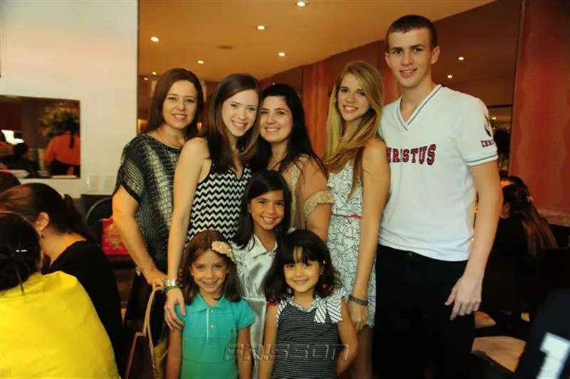 Inês Cavalcante, Lara, Anna Maria, Kim, Ana Carolina, Marcela Cavalcante e Isabela Marinho