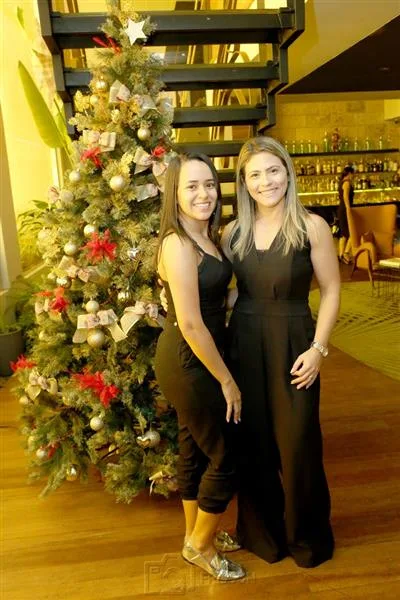 Aline Rodrigues e Carol Assunção