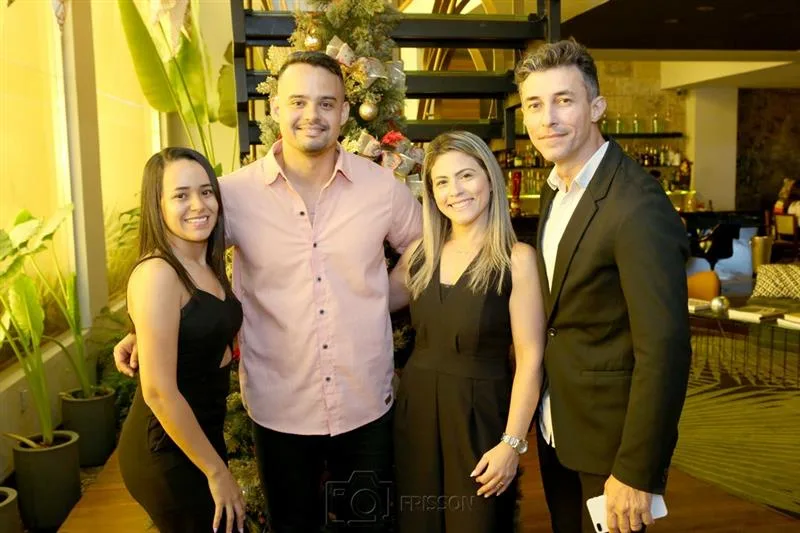 Aline Rodrigues, Paulo Máximo, Carol Assunção e Lino Vieira