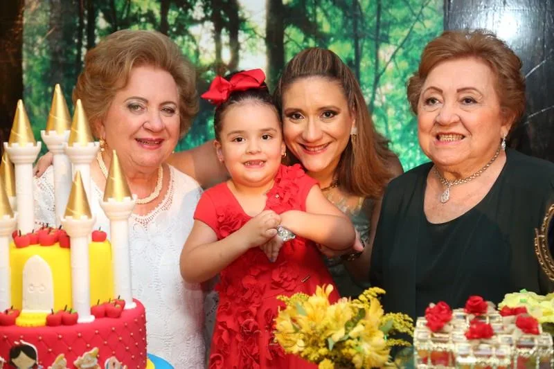 Aniversário de Sarah Craveiro