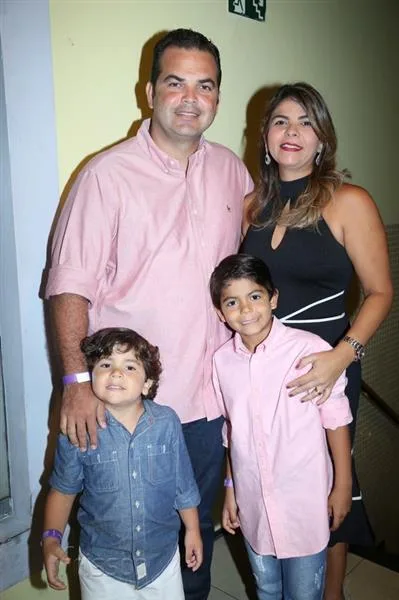 Artur, Benício, Leonardo e Nacha Jordão