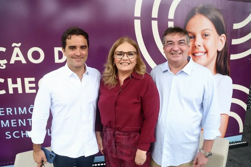 Ari de Sá Neto, França e José Abreu