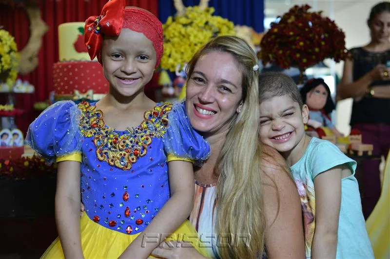 Luana, Karla Lourenço