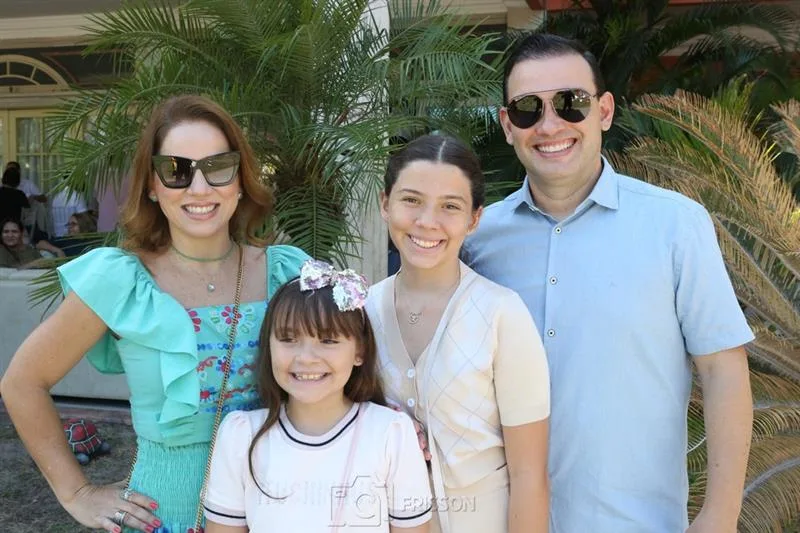 Ana Caroline, Ana Cecília, Ana Beatriz e Leandro Dias