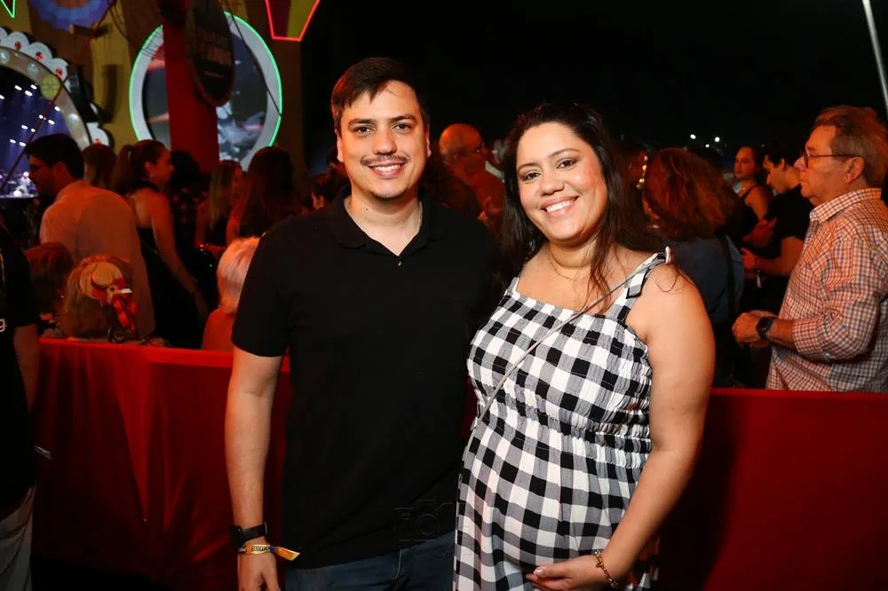 Erick Santos e Gabriela Costa