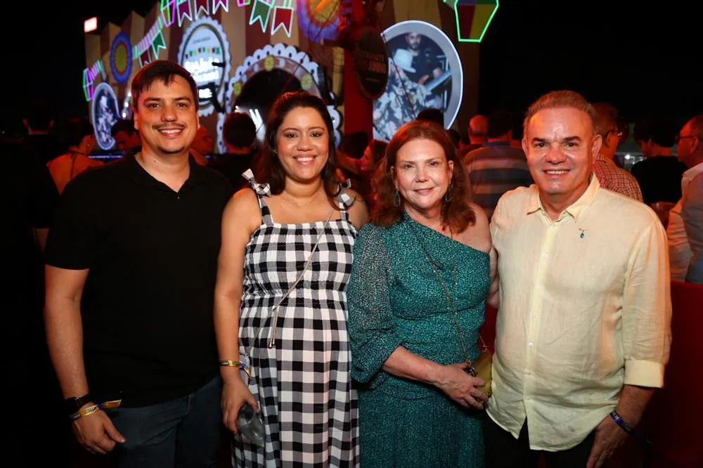 Erick Santos, Gabriela Costa, Fernanda Pessoa e Ésio Souza
