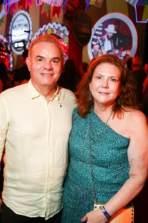 Ésio Souza e Fernanda Pessoa