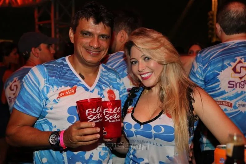 Adriano Mota e Tati Ribeiro