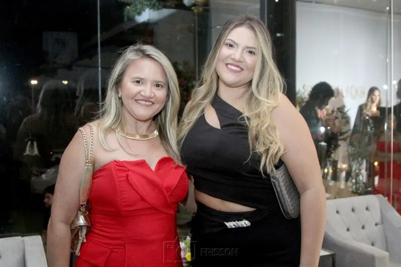 Aline Juliane e Amanda Vasconcelos
