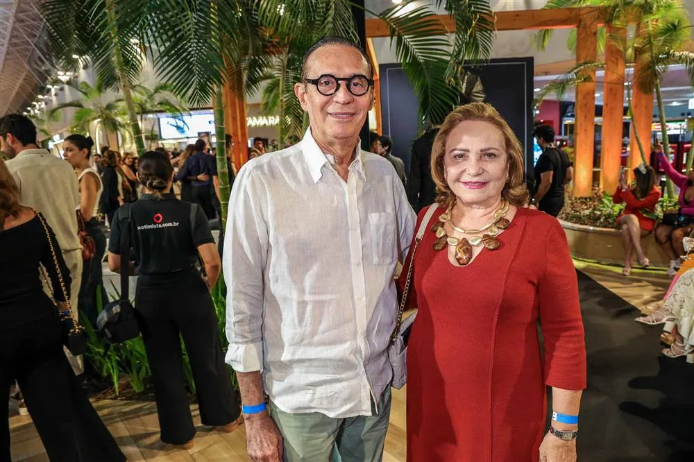 Aristófanes e Vânia Canamary