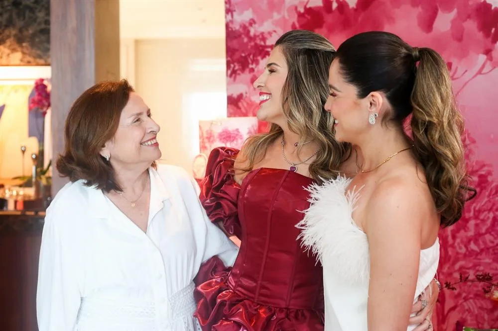 Ana Lúcia, Roberta e Lina Ponte