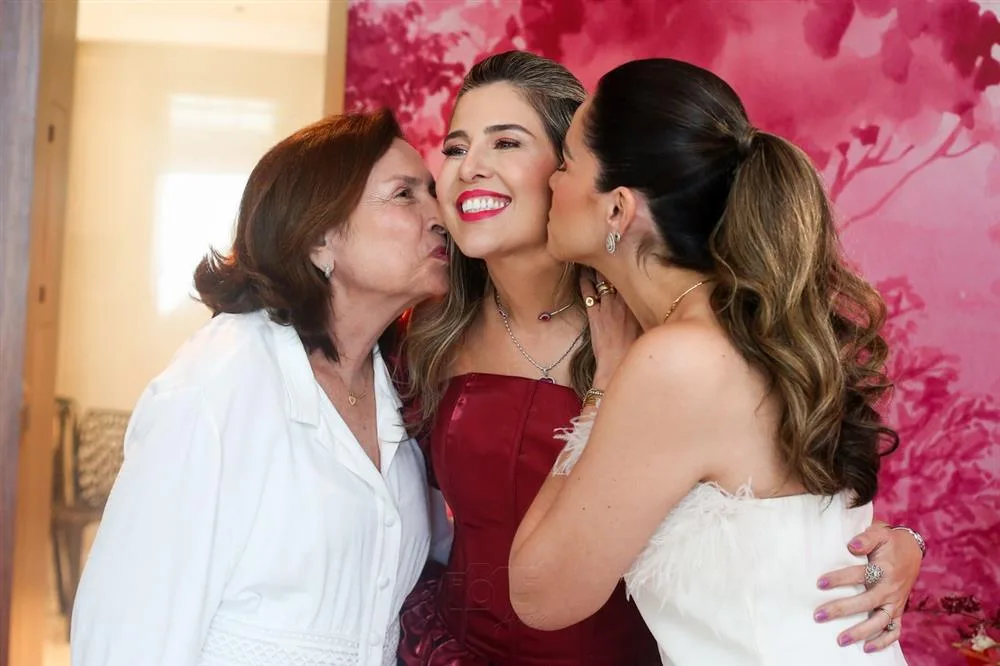 Ana Lúcia, Roberta e Lina Ponte