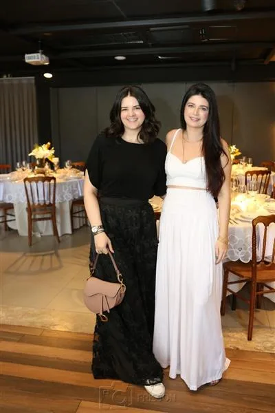Aline Lopes e Débora Bezerra de Menezes