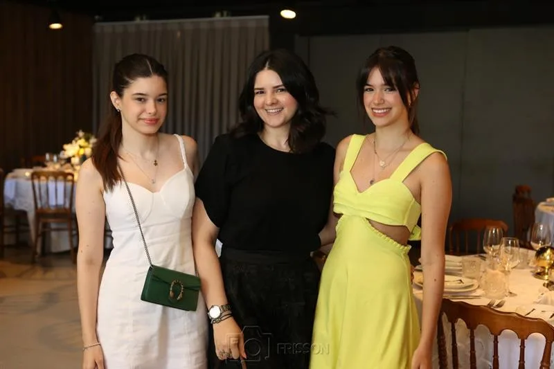 Beatriz Bezerra de Menezes, Aline Lopes e Bruna Bezerra de Menezes