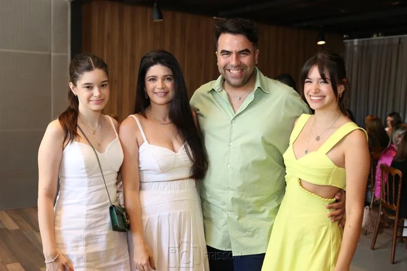Beatriz Bezerra de Menezes, Débora Bezerra de Menezes, João Marques e Bruna Bezerra de Menezes