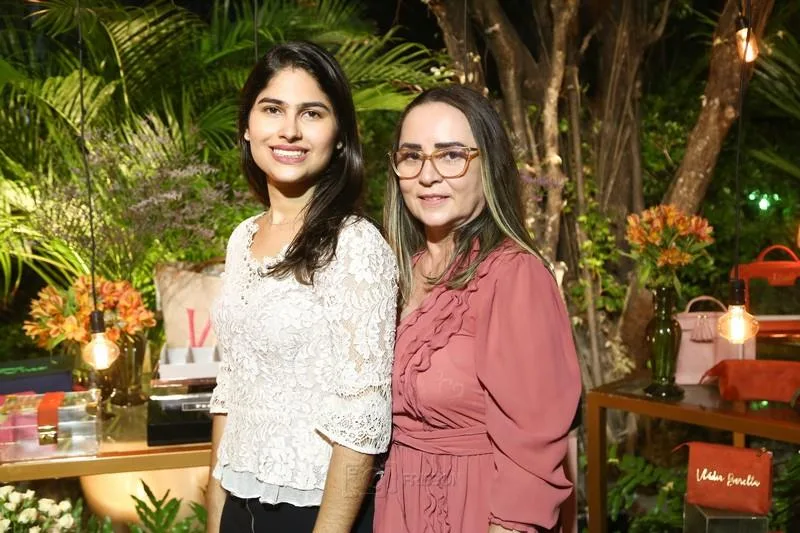 Jhuly Torres e Regina Célia