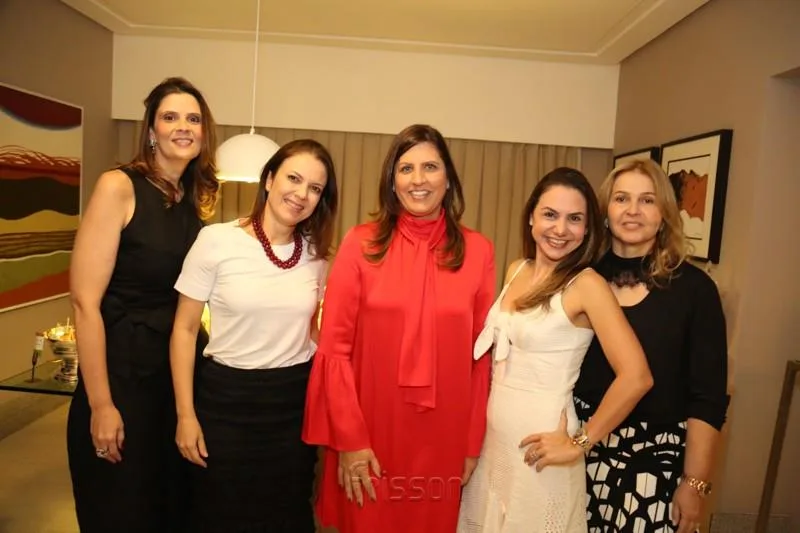 Juliana Melo, Manuela Correia, Mariane Junqueira, Adriana Queiroz e Sandra Frota