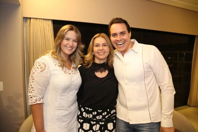 Naiana e Sandra Frota e Francisco Campelo