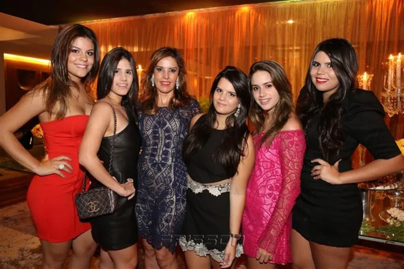 Camila, Natália Nogueira, Rosele Diogo, Maria Beatriz, Isabella e Carolina Nogueira