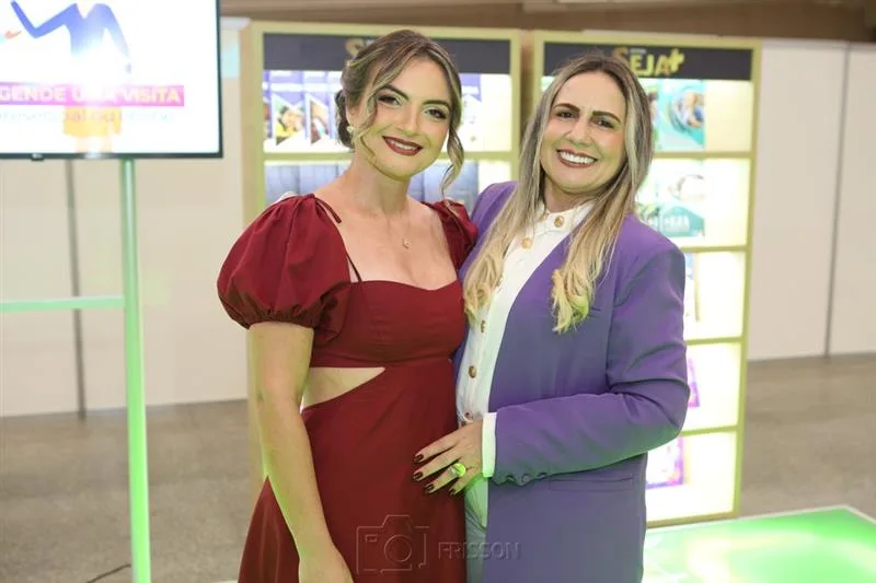Caroline Epitacio, Fatima Holanda