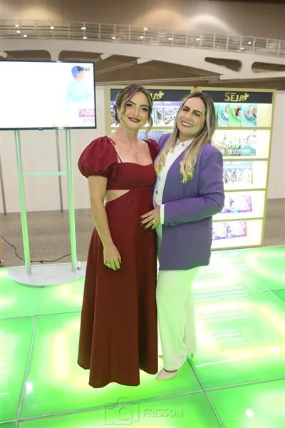 Caroline Epitacio, Fatima Holanda