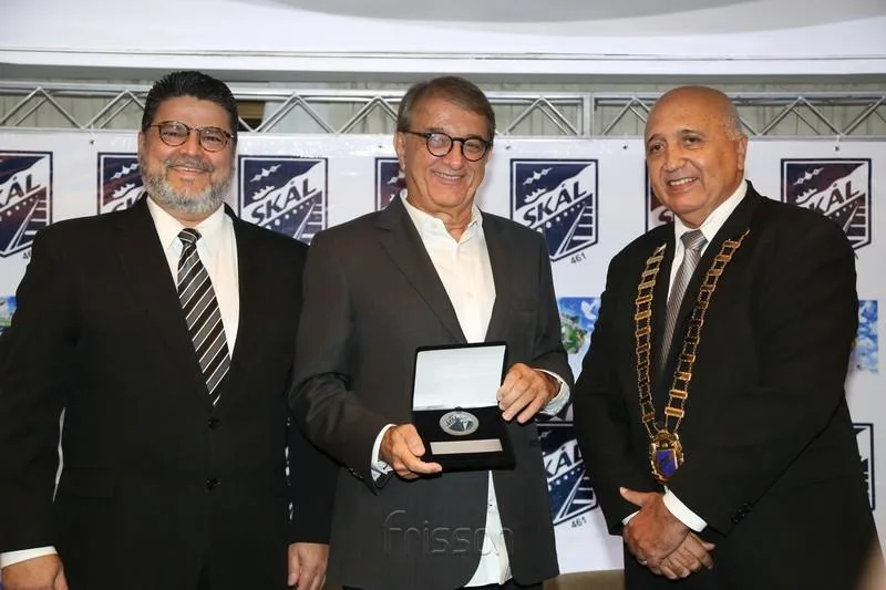 Colombo Cialdini, Arialdo Pinho e Epitácio Vasconcelos