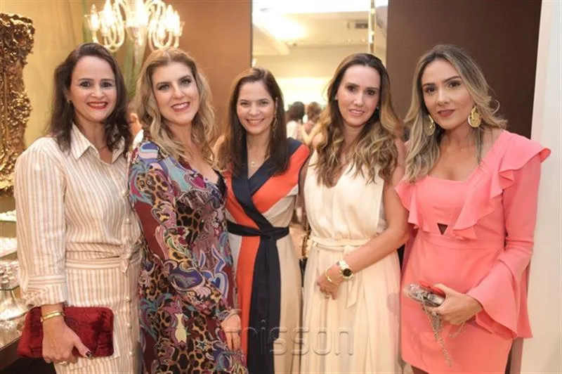 Adriana Miranda, Carla Pereira, Cristina Carneiro, Roberta Nogueira e Renata Ciríaco