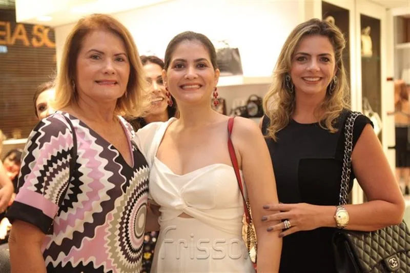 Ana Kertt, Emanuelle Milfont e Tais Pinto
