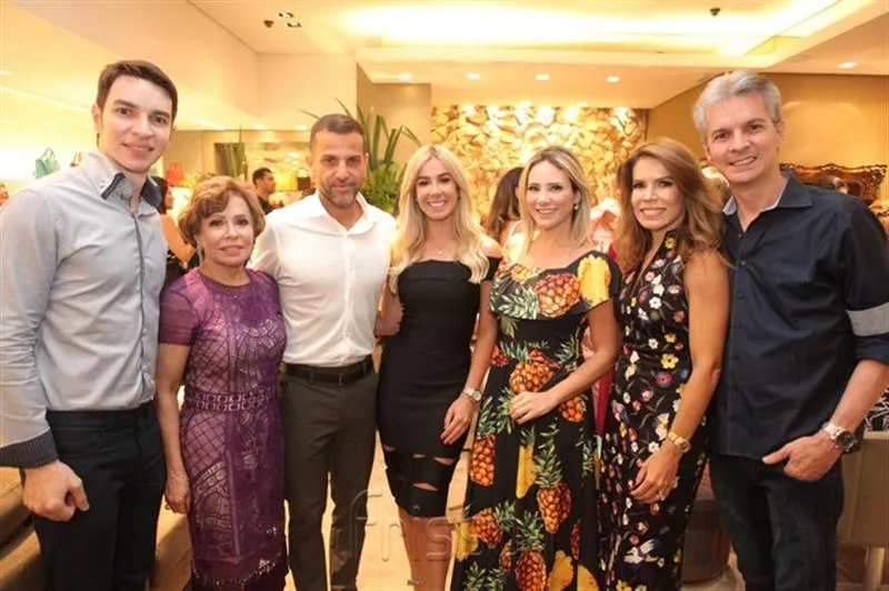 André, Tane Albuquerque, Alexandre Birman, Priscila Silva, Gaida Dias, Maira Silva e Claudio Brito