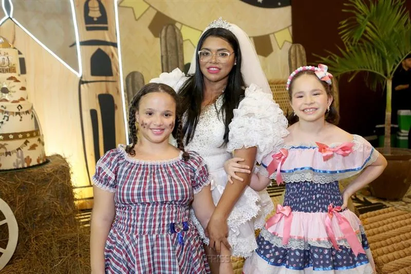 Aninha, Janaina Lourenço e Maria Esther Almeida