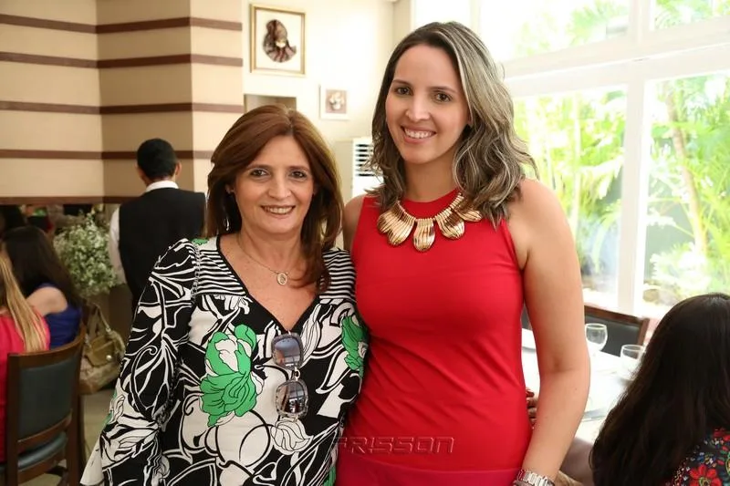 Cláudia e Mariana Queiroz