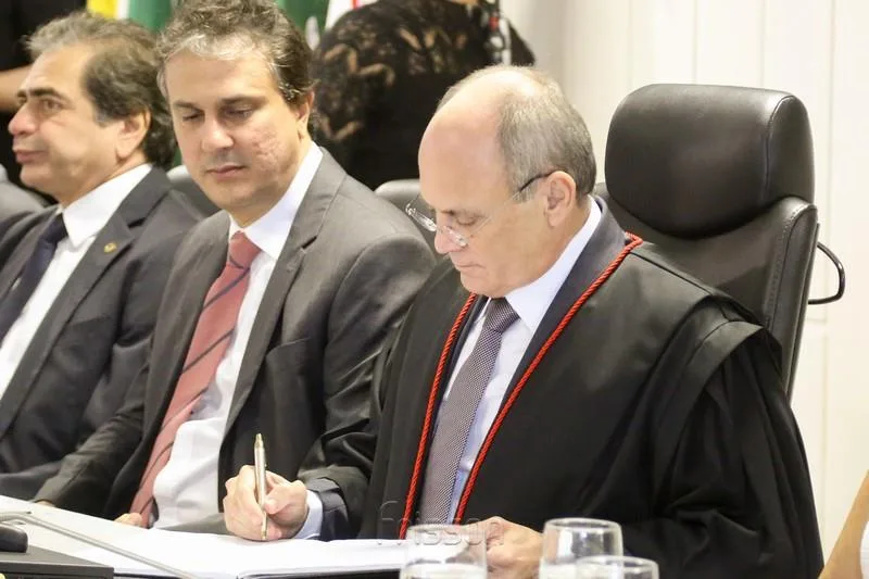 Assinatura do Termo de Posse