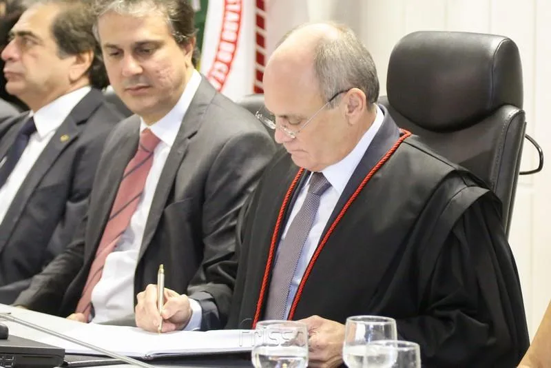 Assinatura do Termo de Posse
