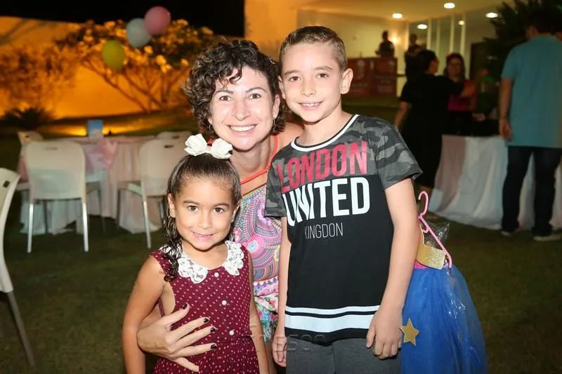 Alice, Isabel e Levi Campelo