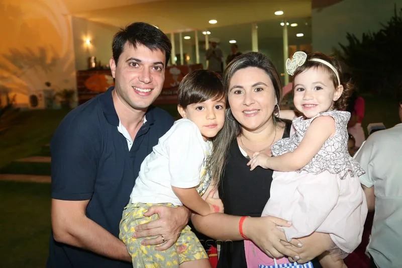 Davis, Levi, Daniele e Isabele Ananian
