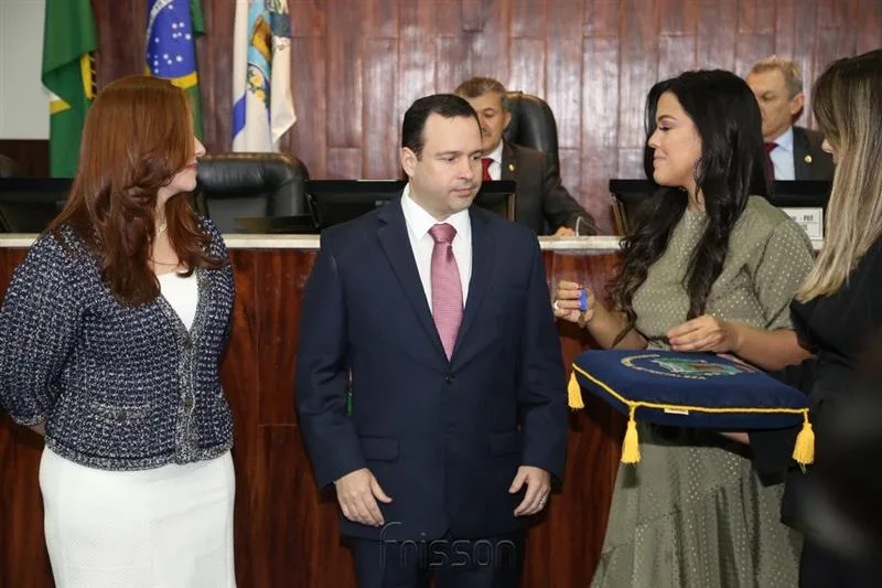 Aline, Igor Barroso e Priscila Costa