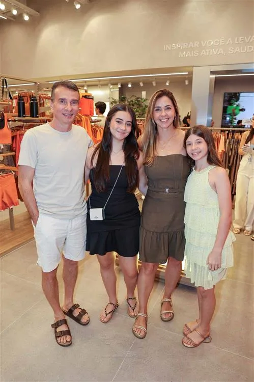 Barroso Filho, Lia, Isabela e Julia Aragão