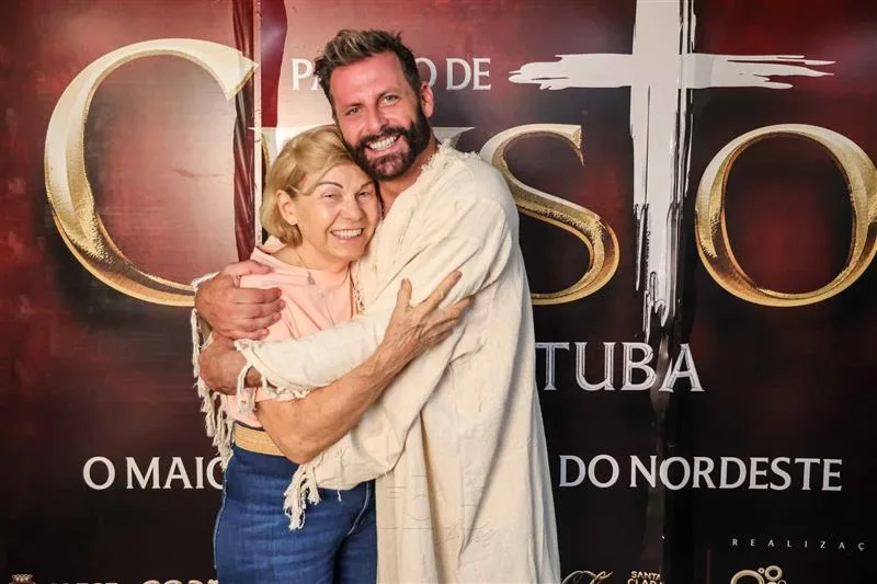 Glaucia Gondim e Henri Castelli