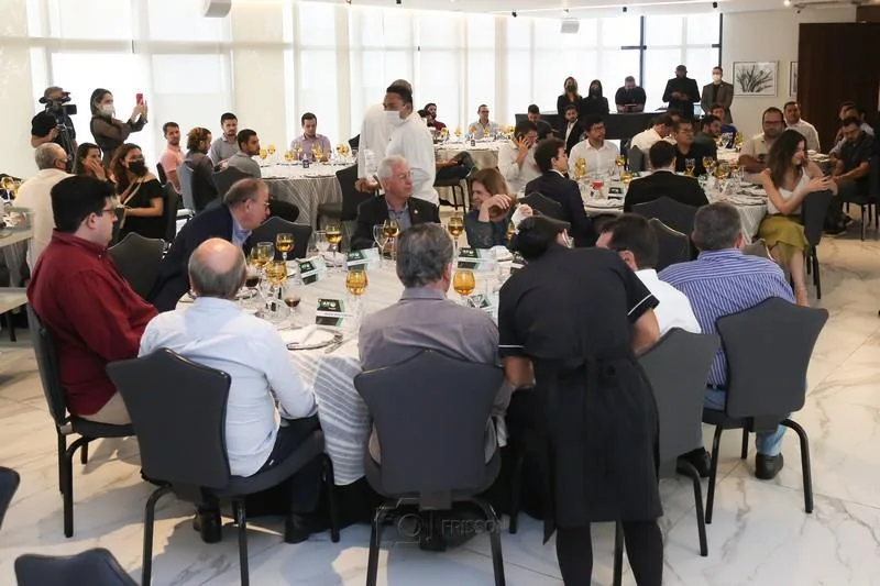 Almoço AJE