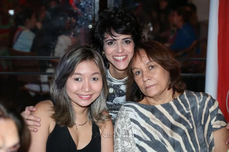 Lara e Inês Marinho com Simone Moura