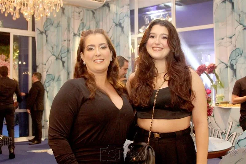 Andrea e Thays Vieira