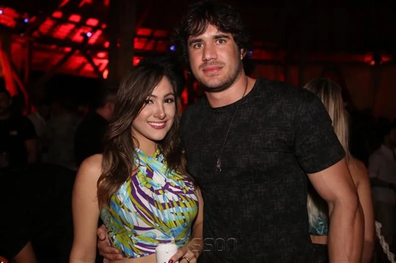 Barbara Araripe e Leonardo Vieira